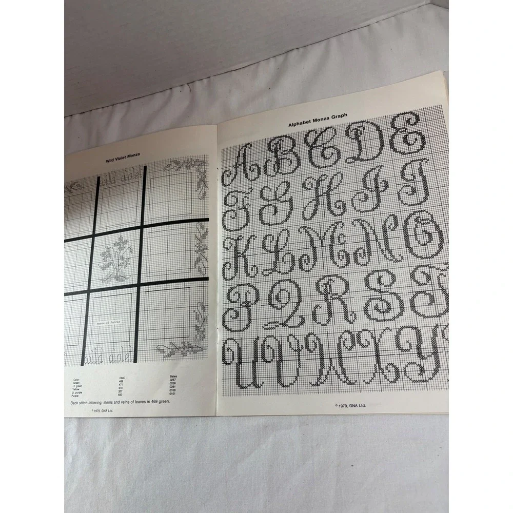 Vintage 1979 Graphique Needle Arts Cross-Stitch Favorites‎ Book 5 Patterns DIY